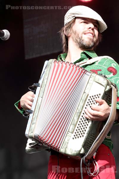 WINSTON MCANUFF - FIXI - 2013-07-21 - PARIS - Parvis de l'Hotel de Ville - 